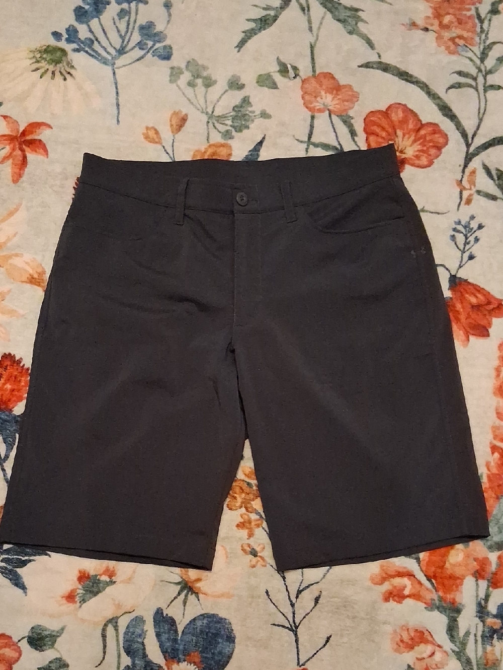 Under Armour Men's Grey Flat-Front Performance Shorts Tech Gear